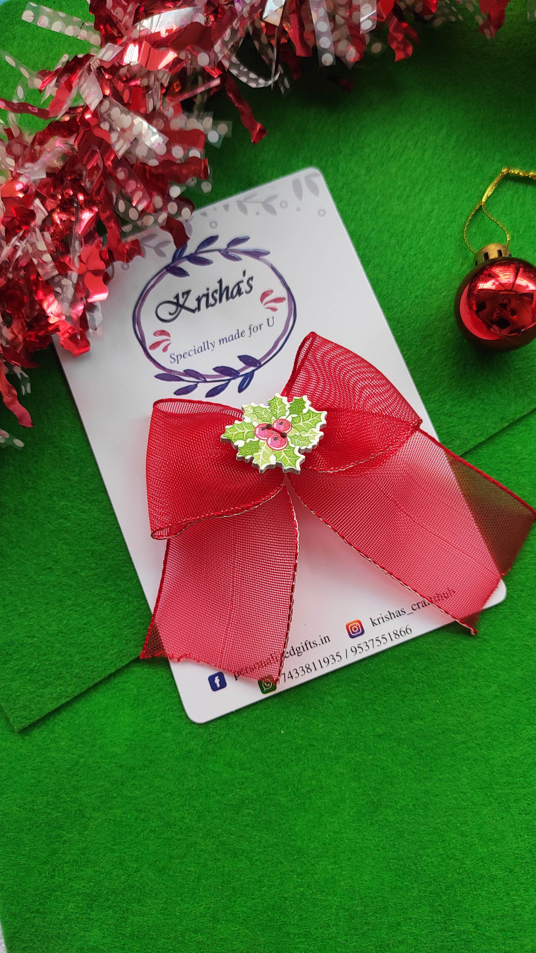 Classic christmas clip bow with leaves emblishment -Red