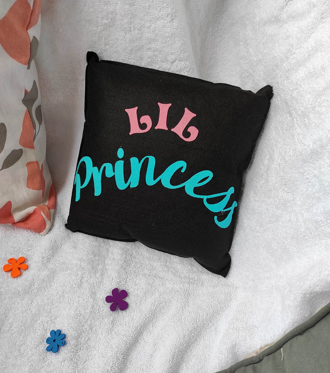 Felt pillow. Felt pillow covers. No sew felt pillow. Personalized felt pillow. Soda pillow. soft pillow. Felt cushion. Cushion for sofa. Cushion cover, Felt cushion cover, felt pillow cover, cow pillow, cow cushion, felt cushion, personalized pillow, personalized cushion , personalized name cushion, personalized pillow with name , customize pillow, customize cushion , pillow for kids, pillow for baby head